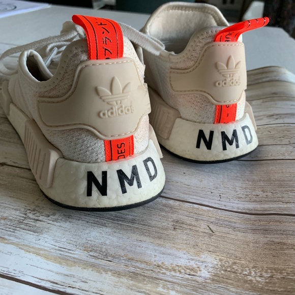 adidas Shoes - Adidas NMD R1 white 8.5 guc